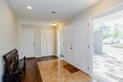 29W625 Hawthorne Lane, West Chicago, IL 60185 - Photo 10