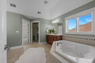 402 Deerfield Dr, Oswego, IL 60543 - Photo 30