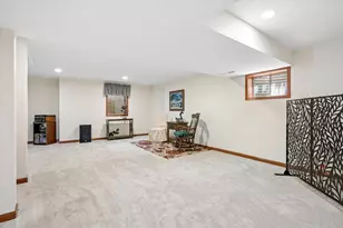 755 Warwick Ct, Lake Zurich, IL 60047 - Photo 32