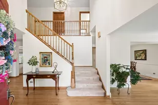 755 Warwick Ct, Lake Zurich, IL 60047 - Photo 4