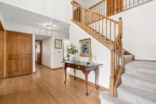 755 Warwick Ct, Lake Zurich, IL 60047 - Photo 6