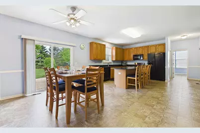 680 N Silver Leaf Lane, Round Lake, IL 60073 - Photo 8