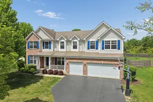 680 N Silver Leaf Ln, Round Lake, IL 60073 - Photo 1