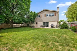 1409 E Rosehill Dr, Arlington Heights, IL 60004 - Photo 30