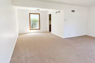 17807 Stonebridge Dr, Hazel Crest, IL 60429 - Photo 8