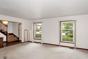 17807 Stonebridge Dr, Hazel Crest, IL 60429 - Photo 2
