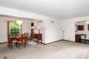 17807 Stonebridge Dr, Hazel Crest, IL 60429 - Photo 4