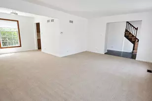 17807 Stonebridge Dr, Hazel Crest, IL 60429 - Photo 6