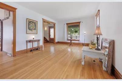 379 Seminary Avenue, Aurora, IL 60505 - Photo 8