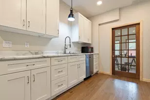 218 N London Ave, Rockford, IL 61107 - Photo 8