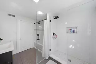 6126 W Roscoe St, Chicago, IL 60634 - Photo 20