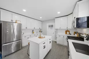 6126 W Roscoe St, Chicago, IL 60634 - Photo 12