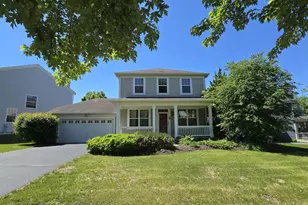 211 Valley View Dr, Saint Charles, IL 60175 - Photo 1