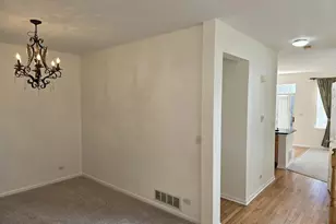 211 Valley View Dr, Saint Charles, IL 60175 - Photo 8