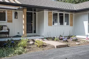 36 Winthrop New Rd, Sugar Grove, IL 60554 - Photo 2