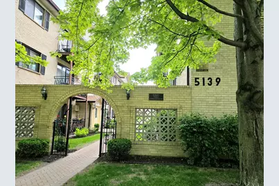 5139 N East River Road #162F, Chicago, IL 60656 - Photo 2