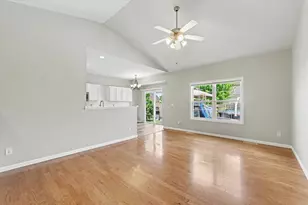 3802 Sandstone Dr, Champaign, IL 61822 - Photo 6