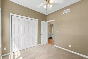 3802 Sandstone Dr, Champaign, IL 61822 - Photo 22