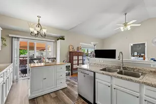 3802 Sandstone Dr, Champaign, IL 61822 - Photo 10