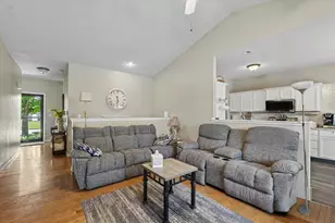 3802 Sandstone Dr, Champaign, IL 61822 - Photo 8