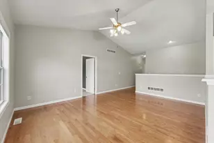 3802 Sandstone Dr, Champaign, IL 61822 - Photo 8
