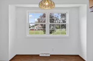 405 W Cherry St, Forreston, IL 61030 - Photo 8