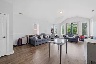 7952 S Marquette Avenue, Chicago, IL 60617 - Photo 2