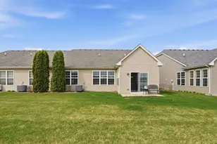561 Autumn Cir, Pingree Grove, IL 60140 - Photo 26