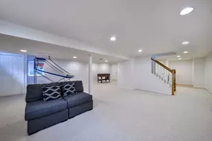 352 Millcreek Ln, Naperville, IL 60540 - Photo 32