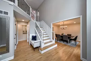 352 Millcreek Ln, Naperville, IL 60540 - Photo 2