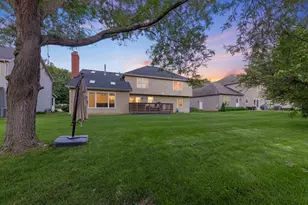 352 Millcreek Ln, Naperville, IL 60540 - Photo 36