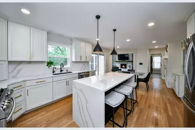 352 Millcreek Lane, Naperville, IL 60540 - Photo 6