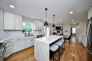352 Millcreek Ln, Naperville, IL 60540 - Photo 6