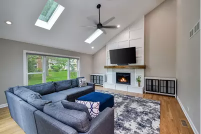 352 Millcreek Lane, Naperville, IL 60540 - Photo 8