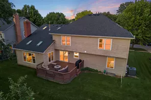 352 Millcreek Ln, Naperville, IL 60540 - Photo 38