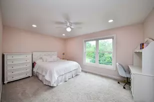 352 Millcreek Ln, Naperville, IL 60540 - Photo 30