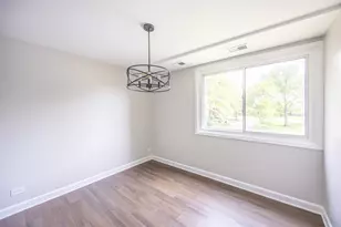 450 Raintree Ct, Glen Ellyn, IL 60137 - Photo 6