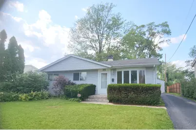 208 Albert Terrace, Wheeling, IL 60090 - Photo 1