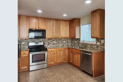 208 Albert Terrace, Wheeling, IL 60090 - Photo 2