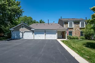 22 Superior Ct, Schaumburg, IL 60193 - Photo 1