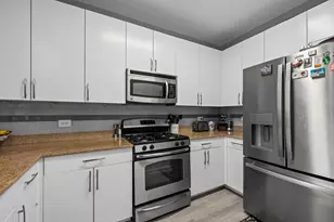 757 N Orleans St, Chicago, IL 60654 - Photo 8