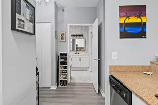 757 N Orleans St, Chicago, IL 60654 - Photo 10