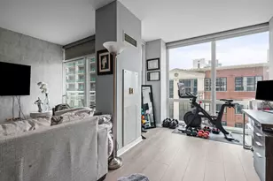 757 N Orleans St, Chicago, IL 60654 - Photo 16