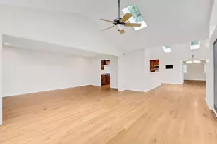 2S560 Seneca Dr, Wheaton, IL 60189 - Photo 10