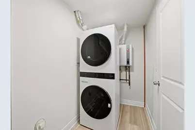 2342 N Lawndale Avenue, Chicago, IL 60647 - Photo 38