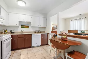 304 Windstream Ct, Aurora, IL 60504 - Photo 8