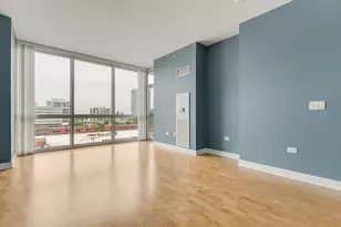 1901 S Calumet Ave, Chicago, IL 60616 - Photo 2