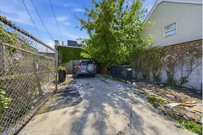 3348 W Montrose Avenue, Chicago, IL 60618 - Photo 10