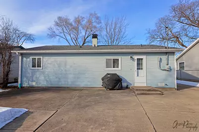 533 Bobby Lane, Mundelein, IL 60060 - Photo 2