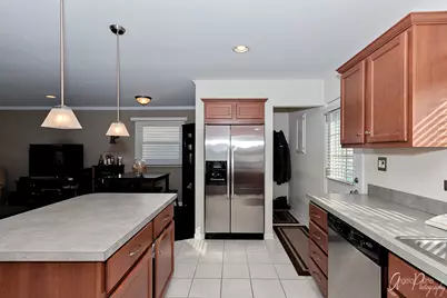 533 Bobby Lane, Mundelein, IL 60060 - Photo 6